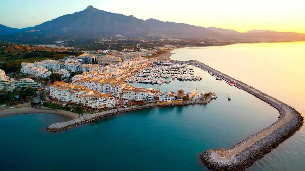 Puerto Banus Swim Spa Real Paddle Club Sisu Hotel 马尔韦利亚